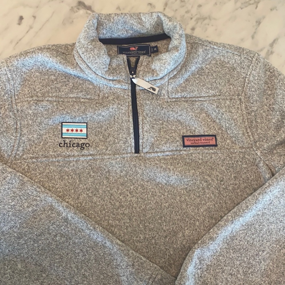 Men’s Vineyard Vines Shep Chicago Quarter Zip. Like new.